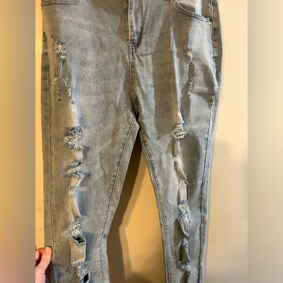 NWT. Mekool brand stretchy jeans. Light wash. Distressed style. - Picture 2 of 6